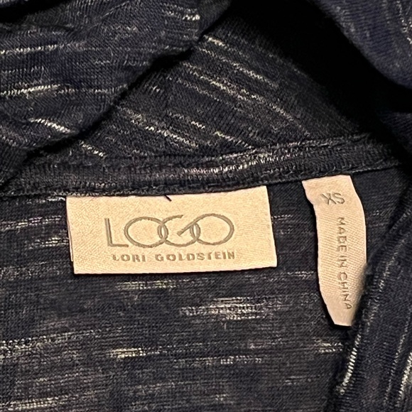 LOGO Heathered Navy Cowl Neck Sharkbite top!!  Size XS - Picture 3 of 9